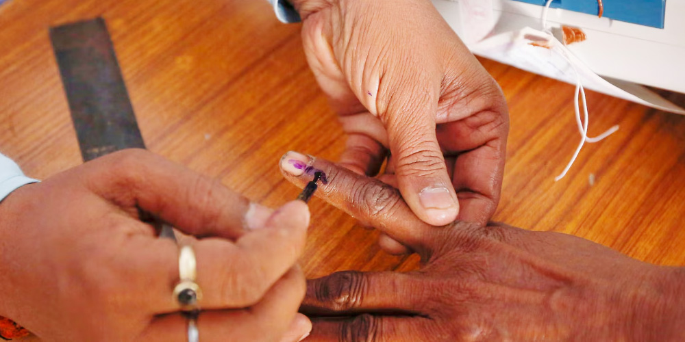 முதல் முறையாக வாக்களிக்கும் இளைஞர்