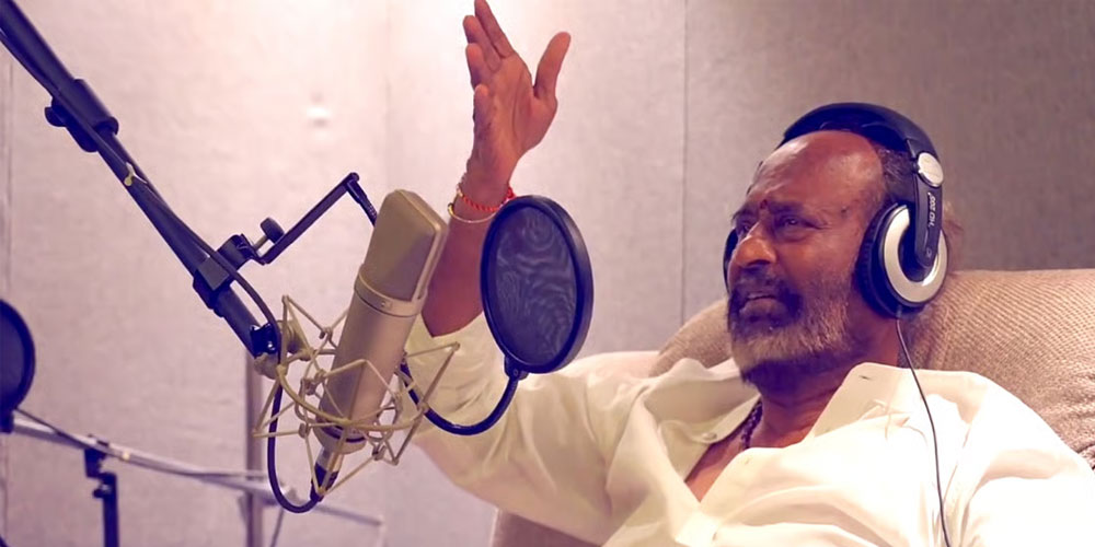 டப்பிங் ஸ்டுடியோவில் ரஜினிகாந்த்