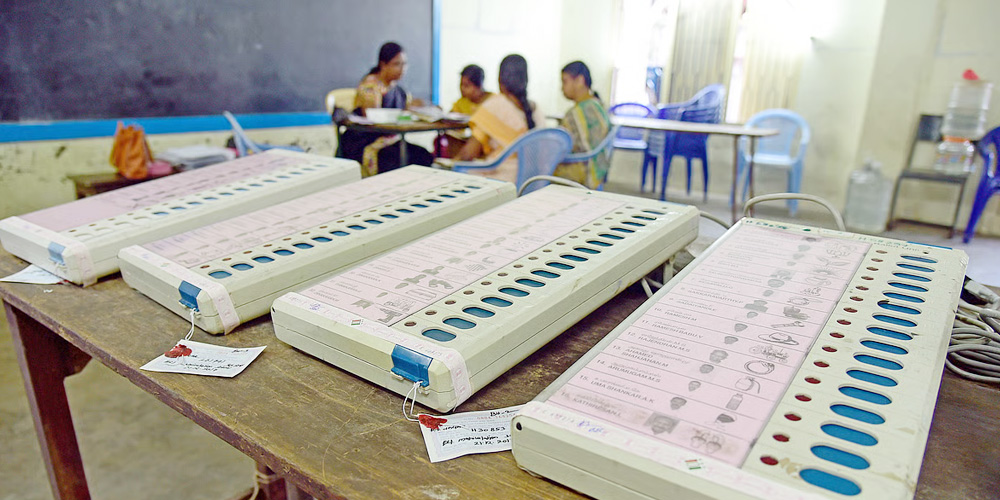 தமிழ்நாடு தேர்தலில் பயன்படுத்தப்படும் EVM வாக்கு இயந்திரம்