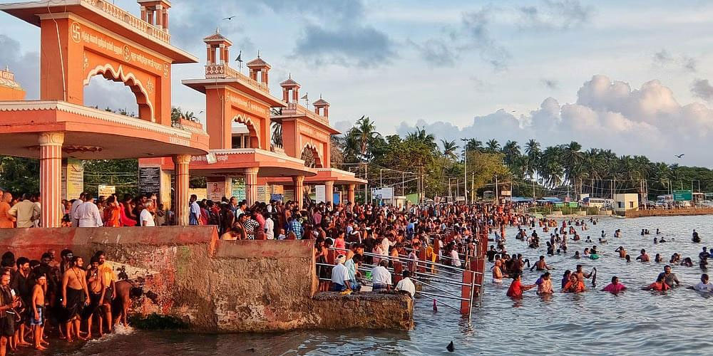 அக்னி தீர்த்தம் கடற்கரை புனித நீராடும் இடம் ராமேஸ்வரம்