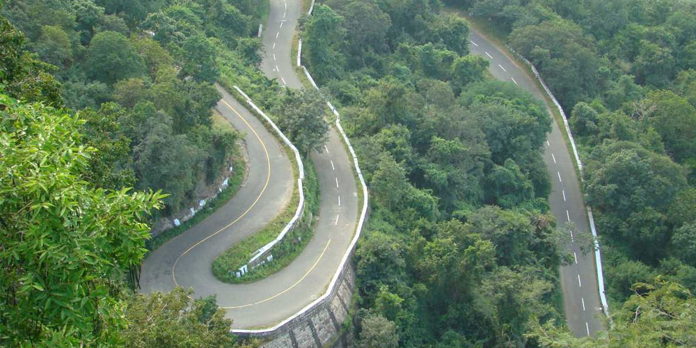 பெங்களூரிலிருந்து வால்பாறை செல்லும் மலைப்பாதை காட்சி