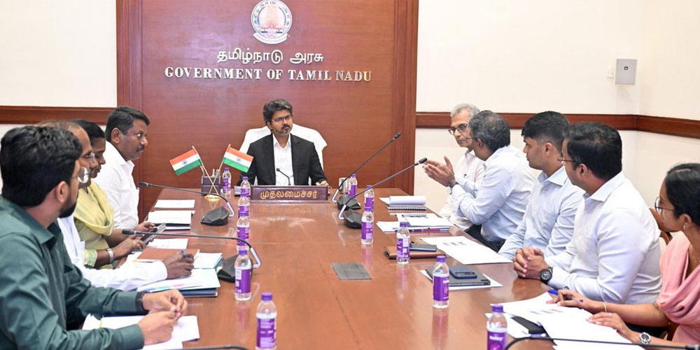 தமிழக அரசியல் குறித்து விவாதிக்கும் தலைவர்கள்