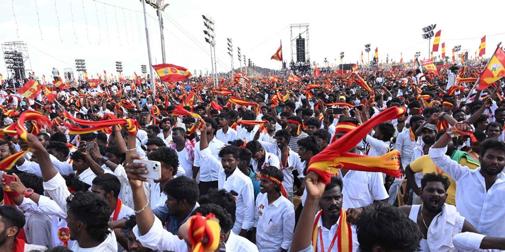 தவெக ஆதரவாளர்கள் கொண்டாட்டம்