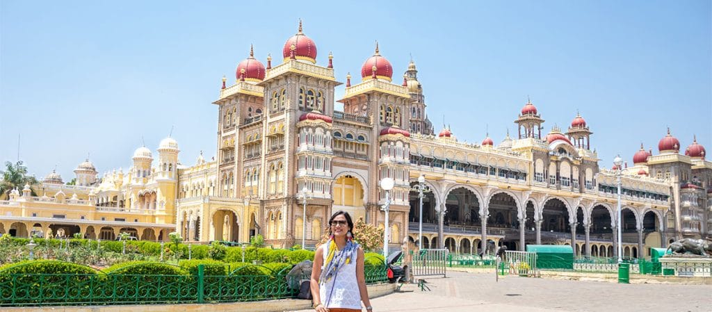 Top 10 Tourist Places in Karnataka Mysore Palace