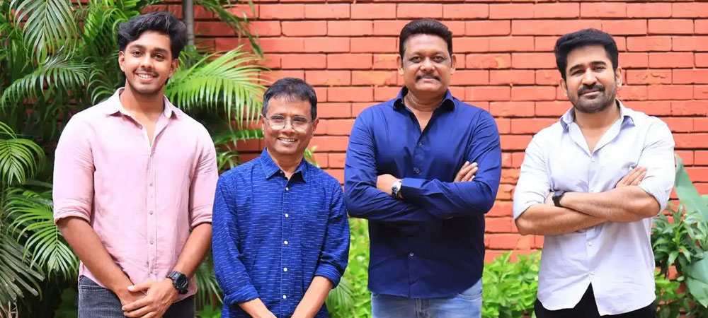 நூறு சாமி திரைப்பட இயக்குநர் சசி