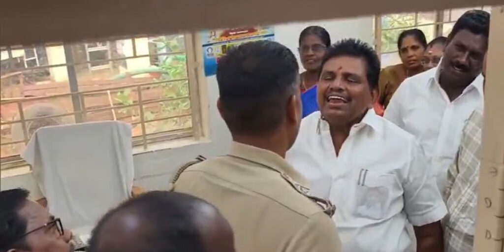 அனிதா ராதாகிருஷ்ணனிடம் போலீசார் விசாரணை