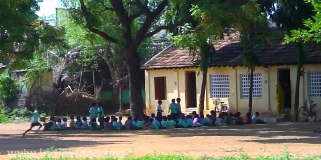 தனியார் பள்ளிகள் விவகாரத்தில் அரசுப் பள்ளிகள்